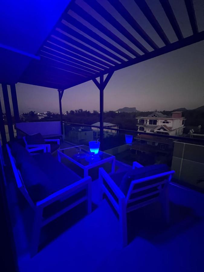 Top-Floor Modern 3Bd Penthouse With Beautiful Mountain View Terrace - 5 Min Walk To Beach Flic en Flac Exterior photo